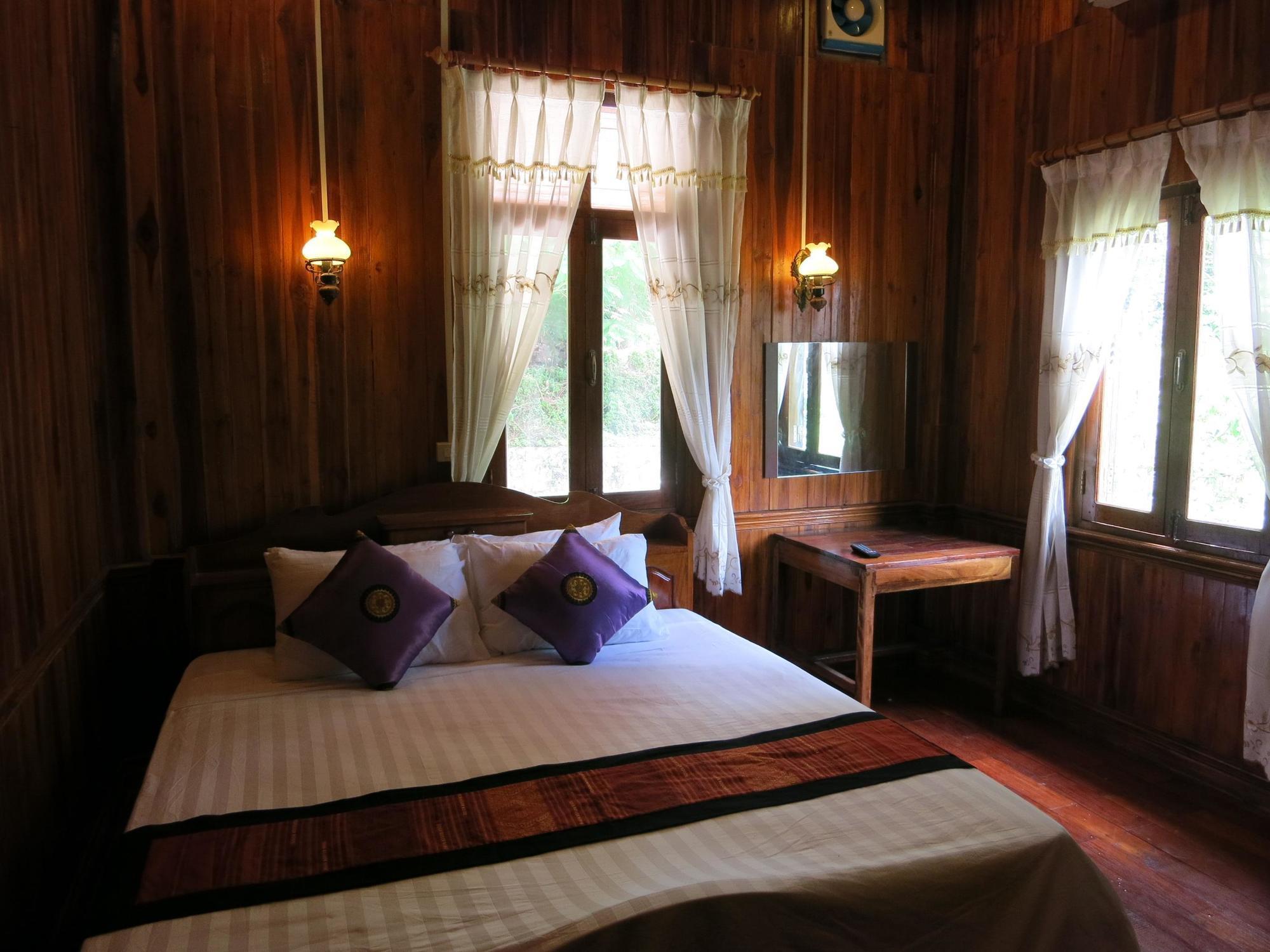 Namkhan Riverside Hotel Luang Prabang Ngoại thất bức ảnh