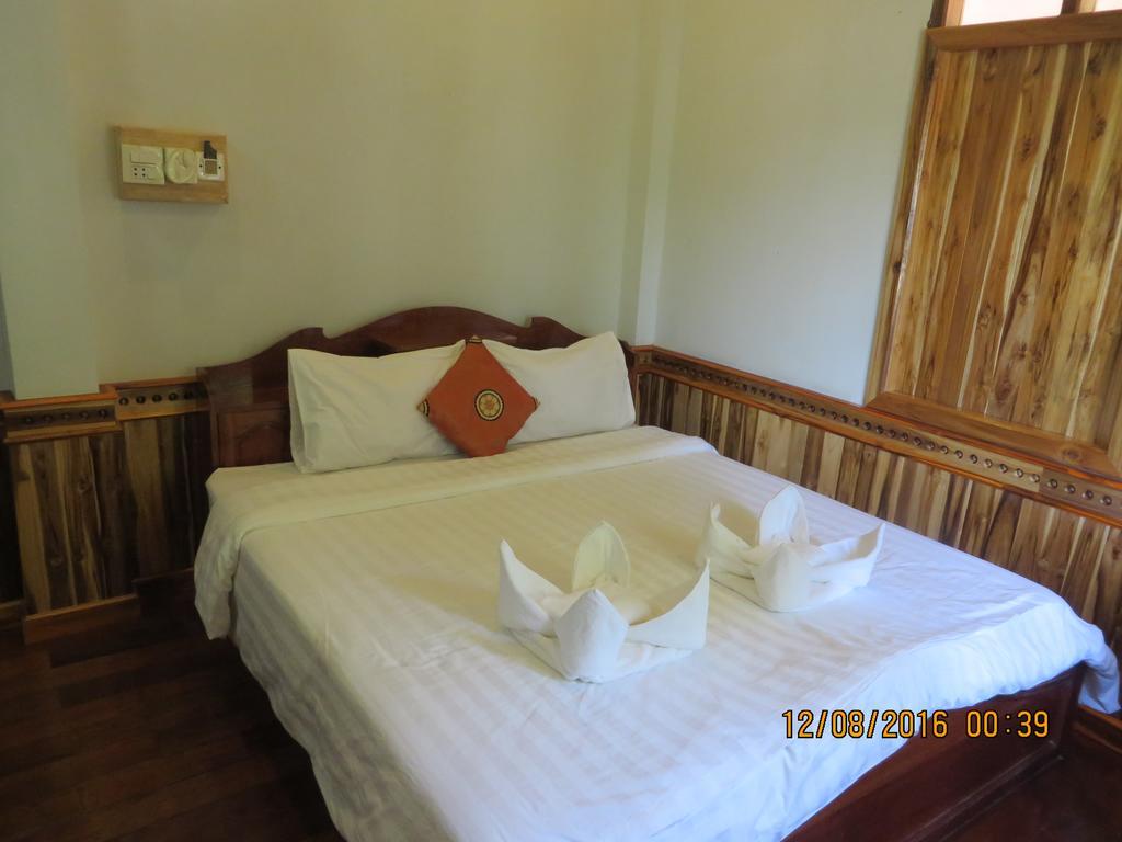 Namkhan Riverside Hotel Luang Prabang Ngoại thất bức ảnh