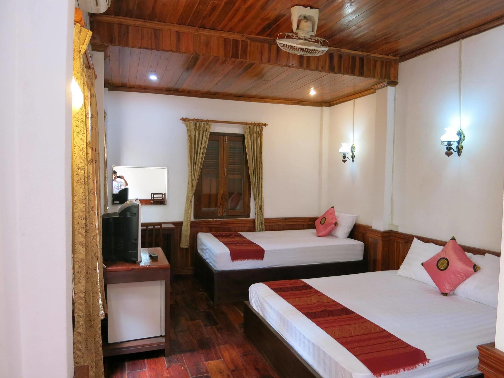 Namkhan Riverside Hotel Luang Prabang Ngoại thất bức ảnh