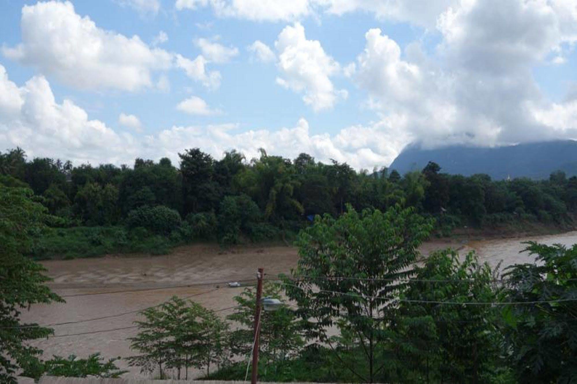 Namkhan Riverside Hotel Luang Prabang Ngoại thất bức ảnh